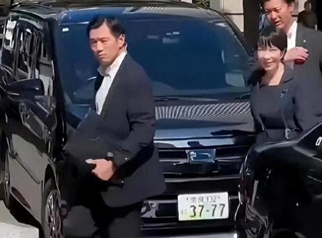 高市早苗挑衅不断，车牌事件真假难辨，用心阴暗令人生疑