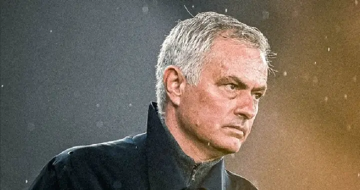 穆里尼奥三遇养老型前腰，废掉节拍器与历史标王，本菲卡自毁长城