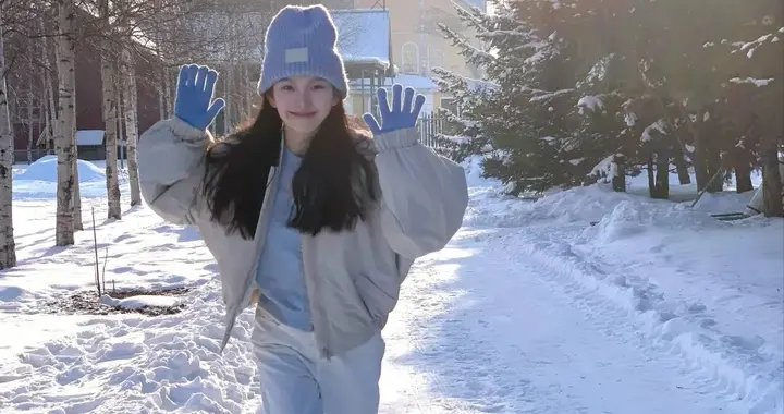 雪地拍照怎么摆姿势？3个要点，照片好有活力，好好看