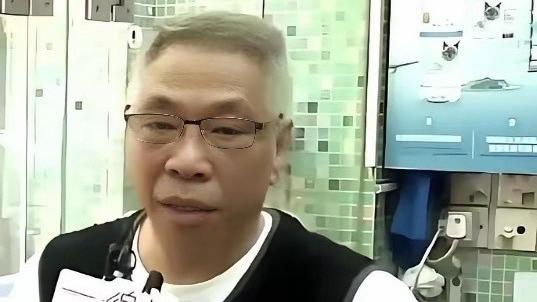 风雪夜归人：香港餐饮业真不行了，  不是