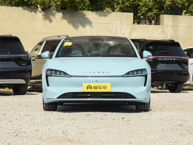 全系OTA+出新车标，即将“独立”的智界会好起来吗？