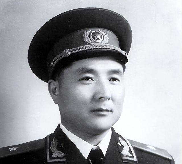 向守志审批军区合并干部名单时，批示：福州来的干部，不能都姓副