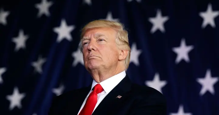 中美巴黎谈完，特朗普沉默11天后突然宣布，中国再买2000万吨大豆