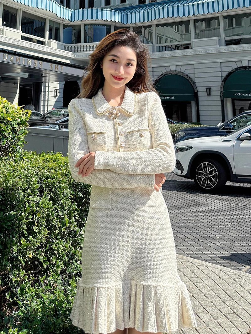 富家千金感小香风翻领连衣裙女清纯系掐腰裙