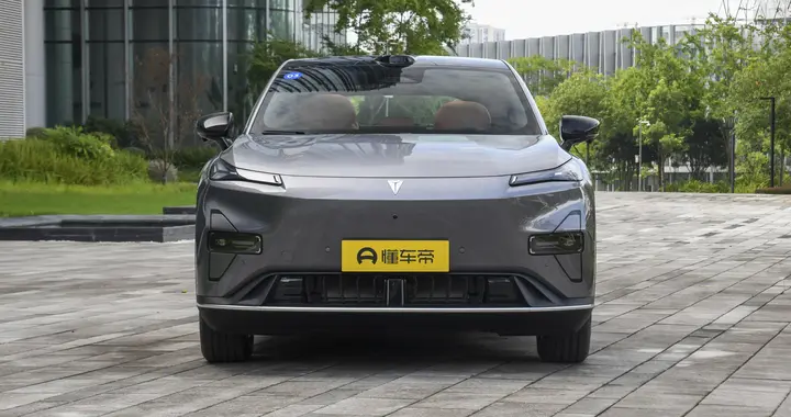 新车尝鲜！试驾全新深蓝S05，2027款这些升级点，实际感受咋样？