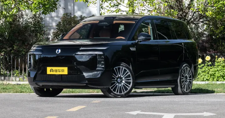腾势N8L闪充版：全场景家用SUV，6座空间宽敞，充电快续航长