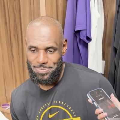 篮球锐论：泪目！油箱里还有油！詹姆斯今日