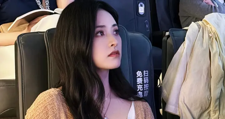 沈月分享图片