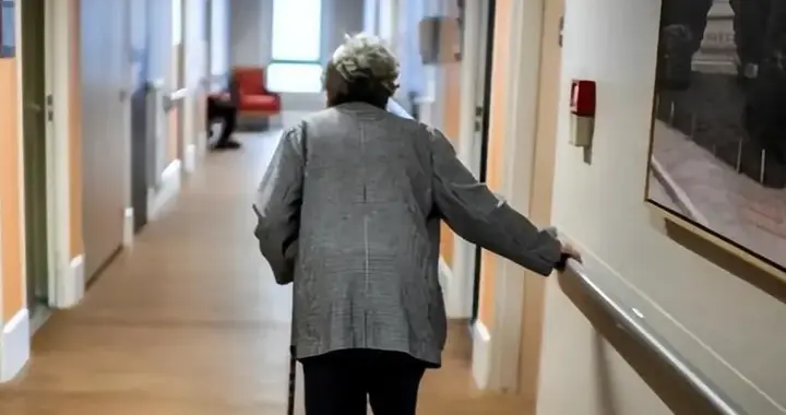 70岁才幡然醒悟：人生走到尽头，始终陪着你的，唯有这三样东西