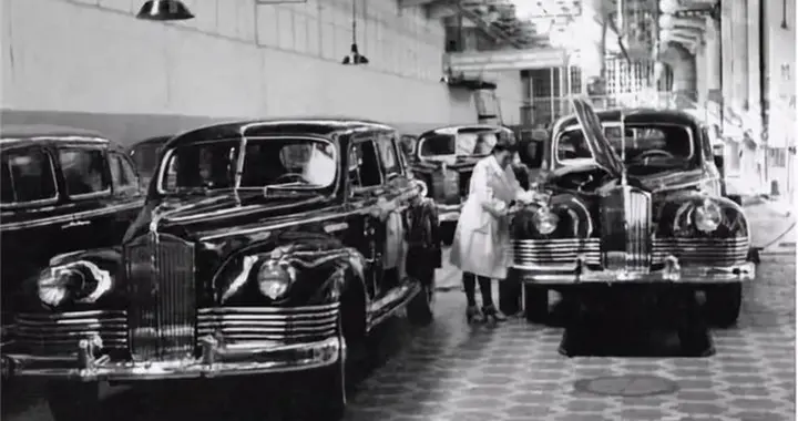 苏联专家坚持砸了重浇！揭秘1953年一汽建厂：小学生都捐钱买钢材