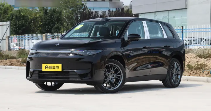 13万级家用SUV闭眼冲！零跑C10：配置拉满+提车快，选它值！