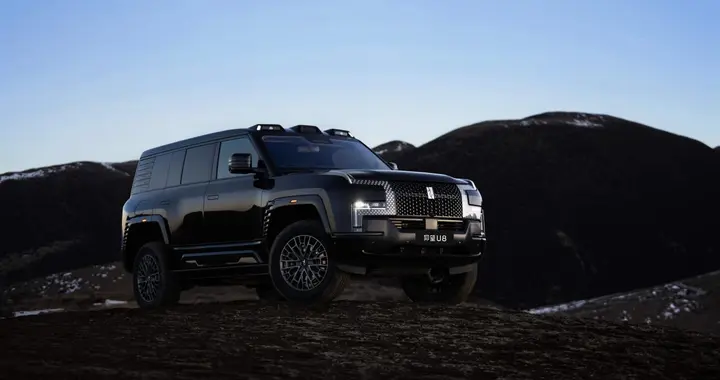 当一家车企愿意为你“单独建站”，它在谈论什么样的豪华？