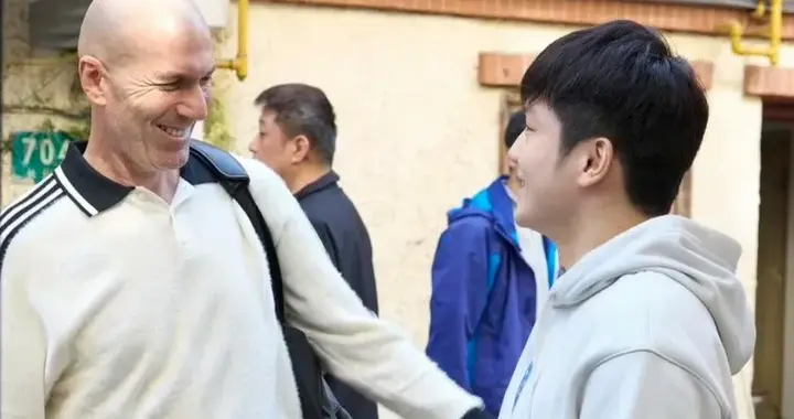 上海：不管你们出谁 我出樊振东 齐达内在上海与樊振东更多精彩时刻