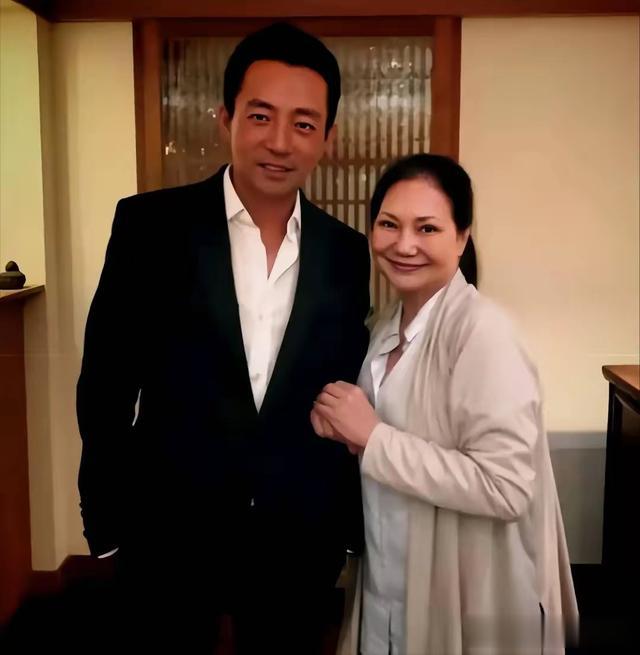 S妈催汪小菲马筱梅卖车还钱，聊天记录彻底不装了，从未看过孩子