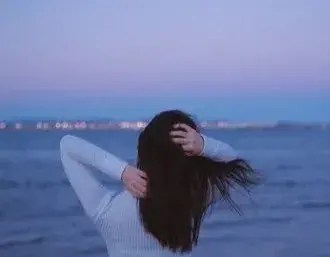 女人对你动了心，才会在你面前有这4种表现，别傻傻不懂