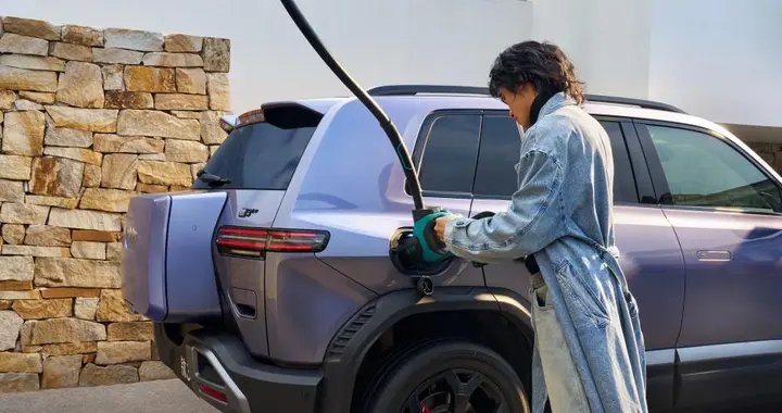 最值得买的A级纯电SUV，方程豹钛3闪充版上市15万起