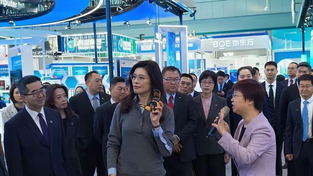 爆爆爆锦鲤：郑丽文这趟大陆行，收的礼物可