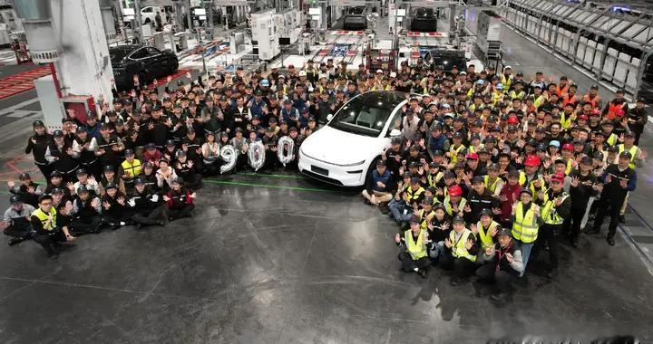 特斯拉第900万辆电动车在上海工厂下线