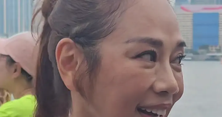 陈松伶马拉松生图曝光：身材紧致不输年轻人，脸部状态却暴露年龄