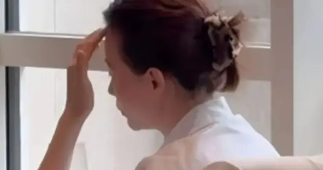 董卿上海餐厅被偶遇！素颜无遮掩褪去央视光环，53岁活成了这样