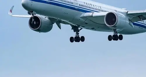 12条中日航线取消全部航班，2025年11月