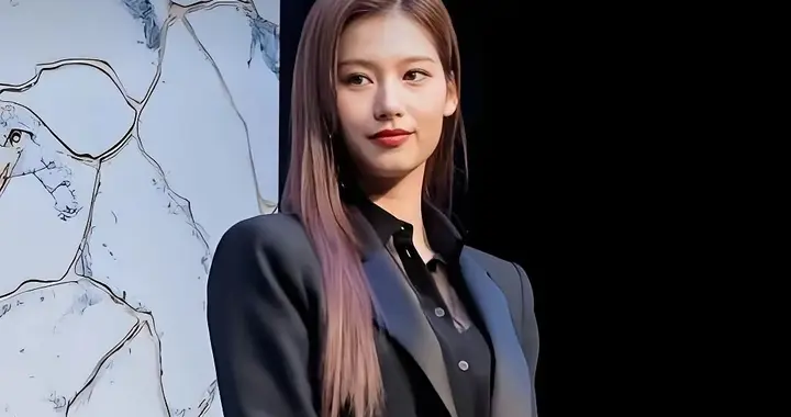 西装皮裤+高跟鞋，漂亮女王范