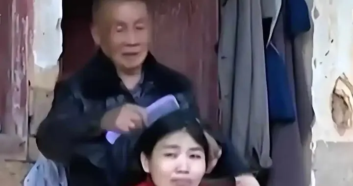 湖南老汉自掘坟前思悔，16岁傻女被迫为妻，13年真相刺痛人心