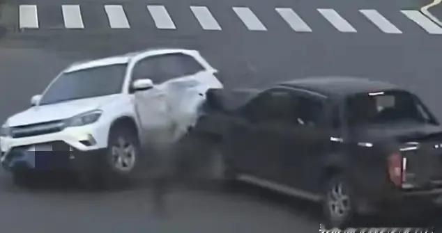 救人反而担责？网约车司机为送断了手指的乘客需担全责，很是委屈