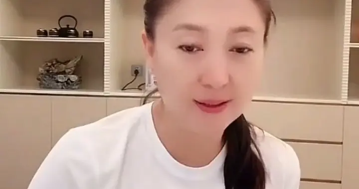 反转来了:闫学晶哭穷完整版视频曝光，两万条评论集体为她说话