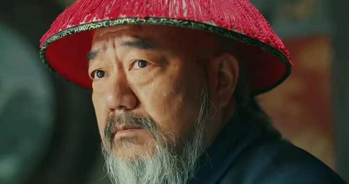 央八《江海潮生》收视第一，冲着何冰来的，却被57岁男配董勇惊艳