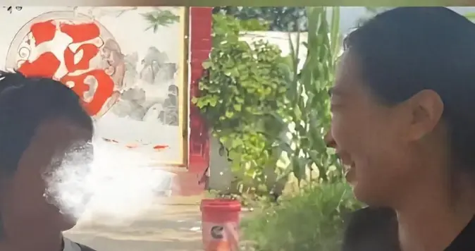 哥没了！嫂子跑了！她扛起7个娃