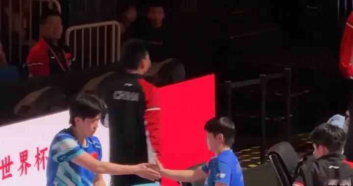 成都混团中国队8-4德国队，王楚钦连打两场比赛，孙颖莎赛后采访
