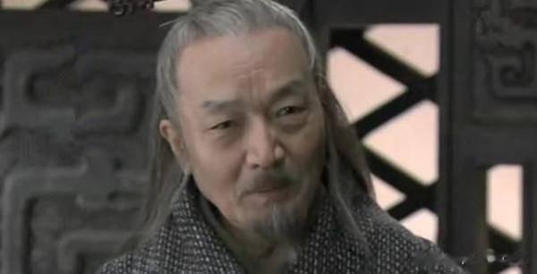 龙是皇权象征，谁碰谁死罪，为何“诸葛卧龙”反成千古忠君典范