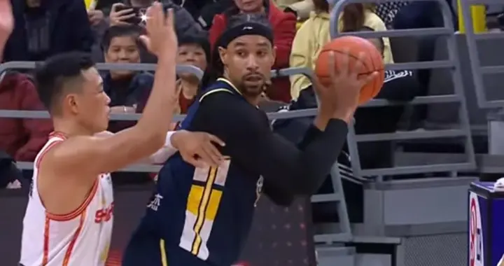 “撒气筒”广东队的禁区成了其他外援的数据库！完全送福利！