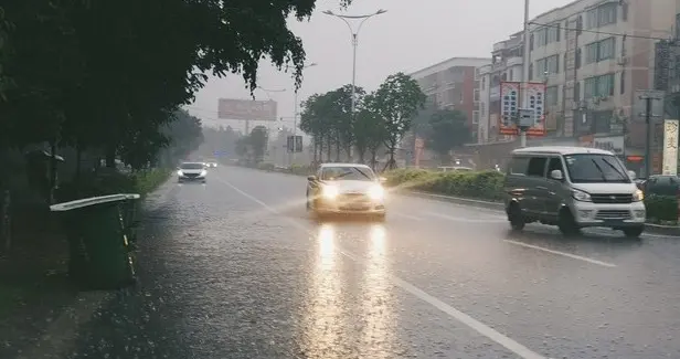 山东济南国庆天气大反转！29日风雨+大风来袭，气温直跌到个位数
