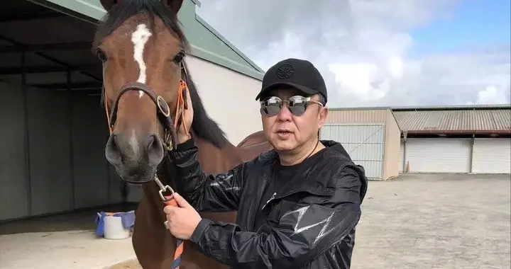 不查不知道一查吓一跳，拥有北京60亩马场的于谦，私下到底有多壕