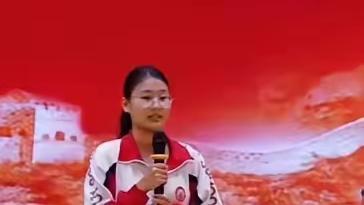 东方萤：这位从小看着长大的姑娘，就是毛甜