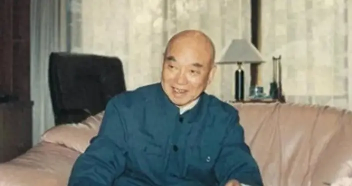 萧克的孙子萧云松上学时，老师悄悄询问：是不是家庭条件有困难？