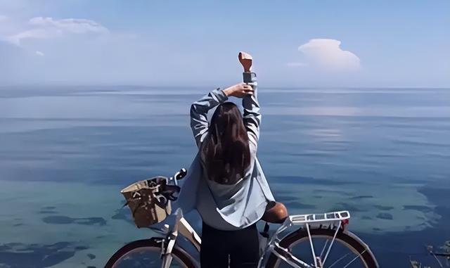 这样的女生，一看就给人很值钱的气场