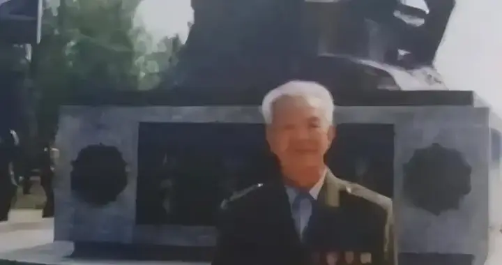 1969年，河北某师政委借宿农家，发现沉默寡言的老农