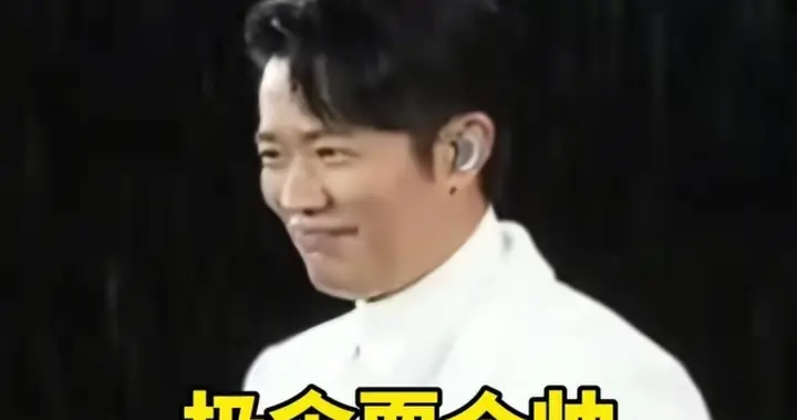 曾毅帅耍雨中扔伞，玲花无奈也跟着扔，网友笑疯：玲花下台要骂人