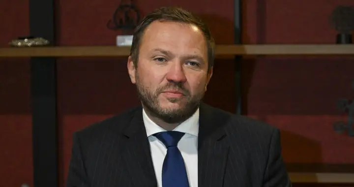 中国促统声音越来越强，这国外长访华之际，台当局将收到绝望答复