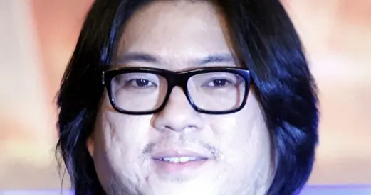 入籍美国传闻真相大白七年后，57岁高晓松近况曝光，一点也不意外