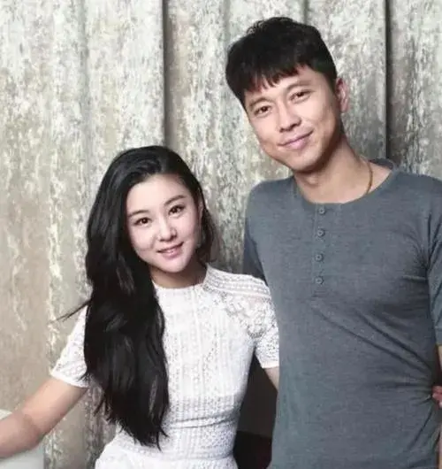 双向奔赴的爱情：王雷与李小萌的岁月情书