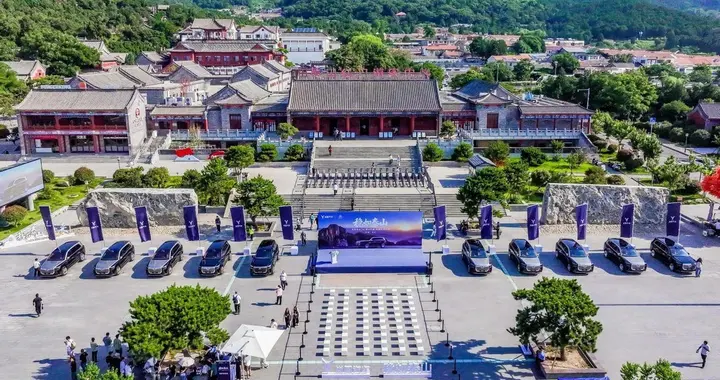 人生登顶有泰山，岚图泰山划定9系旗舰最稳标准