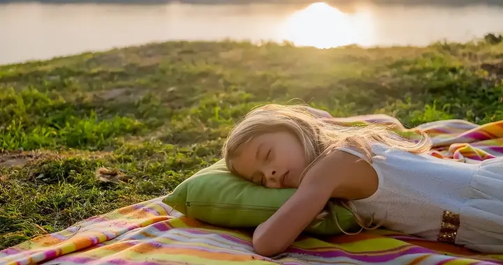 身体这2个地方瘪了，说明你气血严重不足！