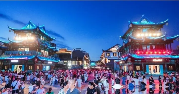 四年亏10个亿, 唯一赚钱的竟是停车场! 免门票后一个月, 赚回1500万