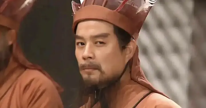 为何官渡之战一把火就能把袁绍“烧焦”了？其实袁绍是败给了自己