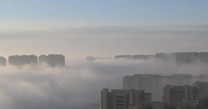 沈阳：城市在云雾里