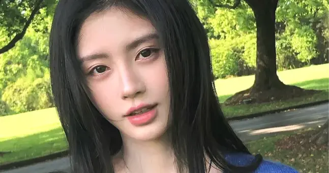 美女壁纸-第6382期-鞠婧祎